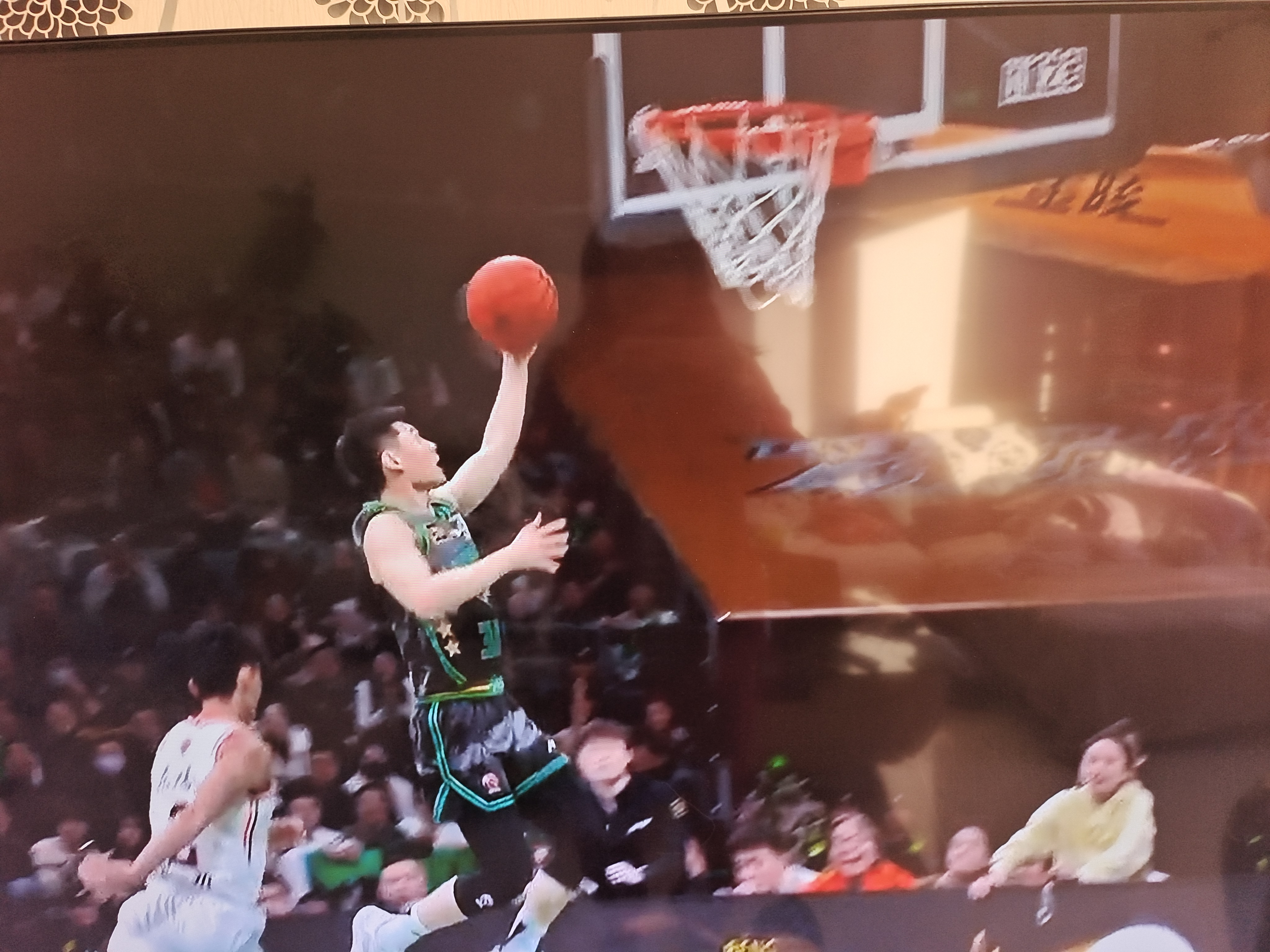 广东双子星联手，击败辽宁男篮